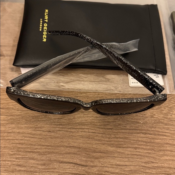 New Kurt GeiGer square sunglasses. - Picture 3 of 6